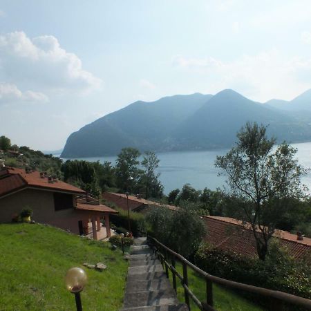 App. Monte Isola Vista Panoramica Villa Exterior photo